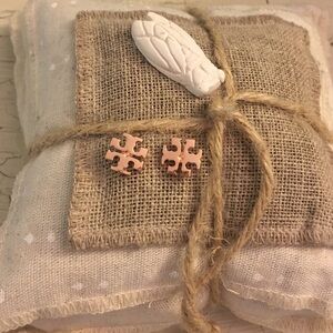 Tory Burch Logo Stud Earrings - Rose Gold